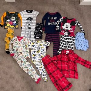 Lot of 10x 2T Pajamas - See Pics For Details (Boy)